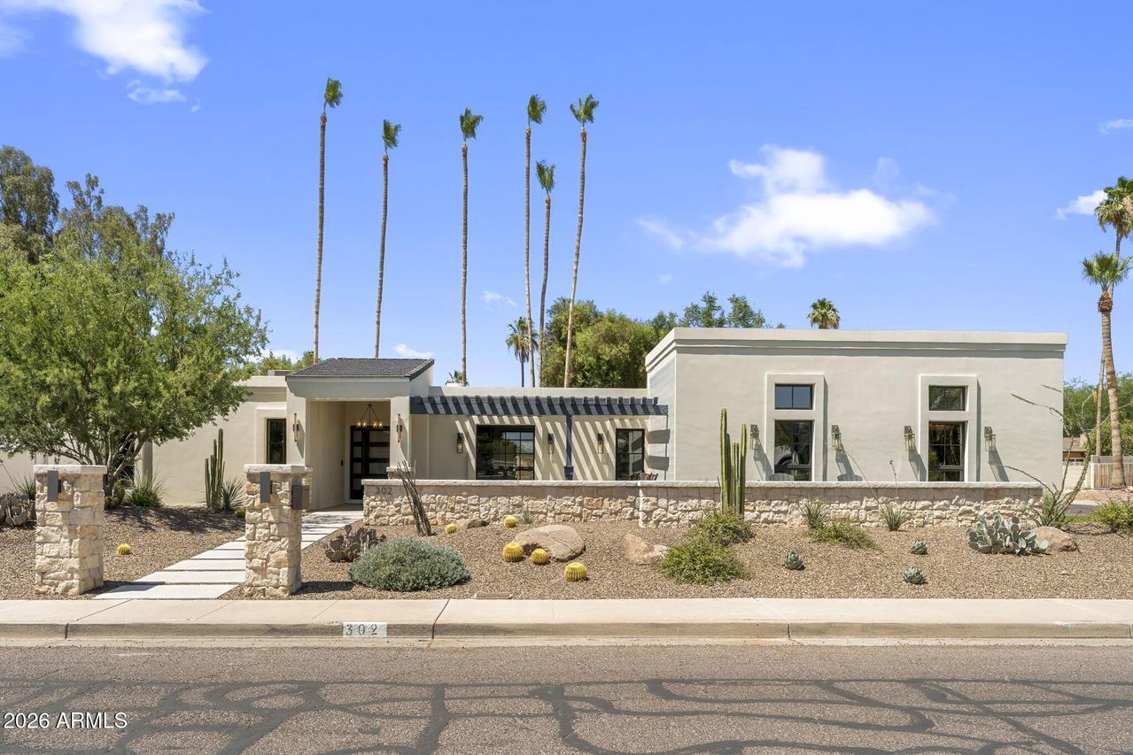 302 W Pine Valley Dr., Phoenix, AZ 85023