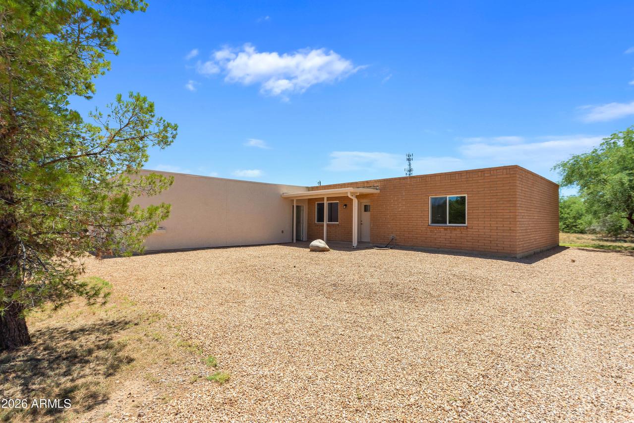 2061 N Laurel Pl., Huachuca City, AZ 85616