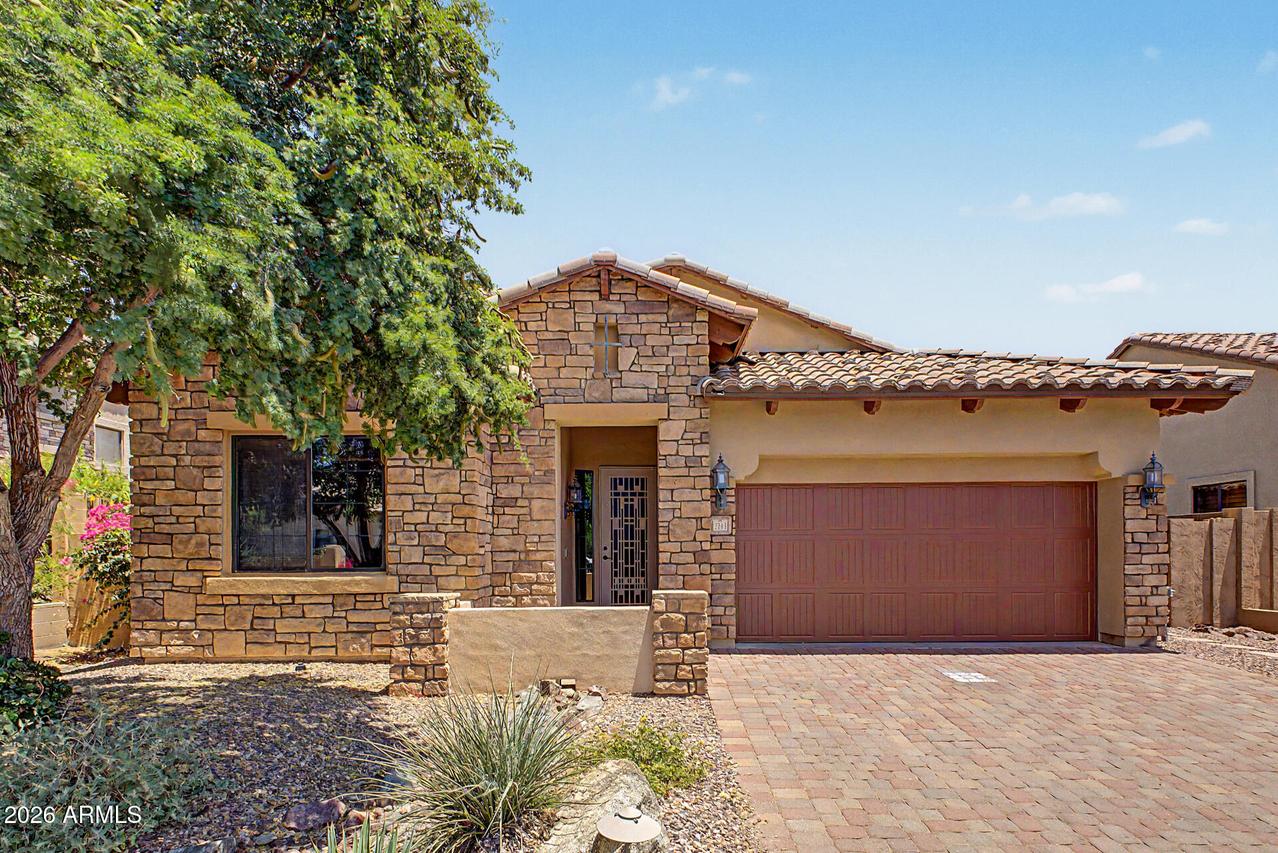2743 N Raven, Mesa, AZ 85207