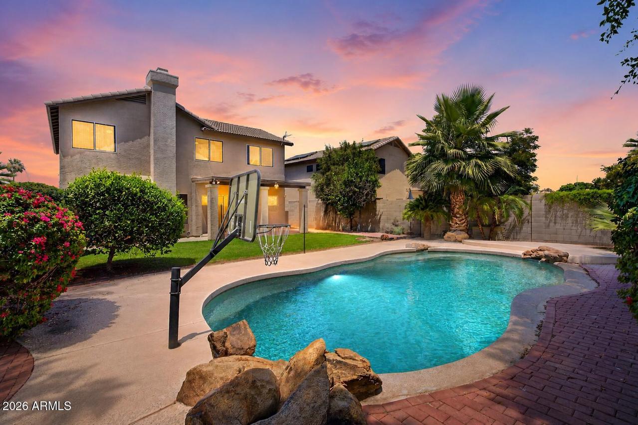 219 W Angela Dr., Phoenix, AZ 85023