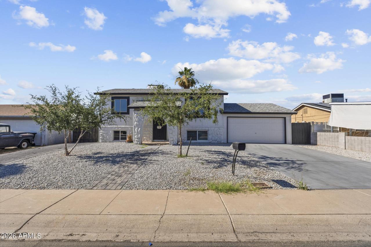 4450 E Alta Vista Rd., Phoenix, AZ 85042