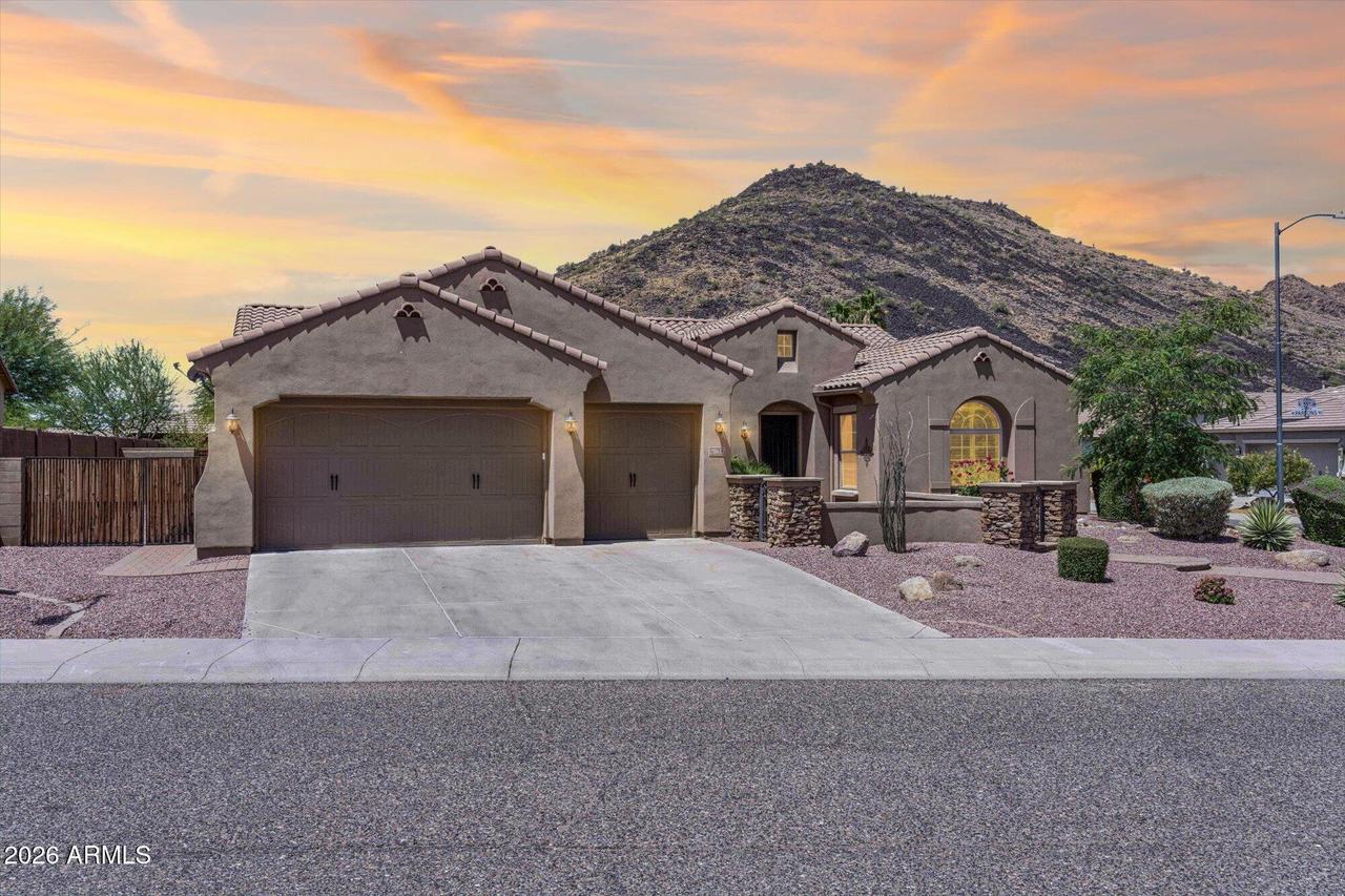 25612 N 55th Dr., Phoenix, AZ 85083