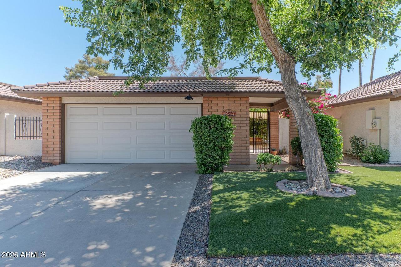 12221 S Paiute St., Phoenix, AZ 85044