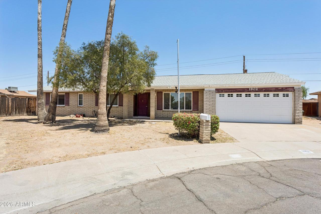 1902 W Kerry Ln., Phoenix, AZ 85027