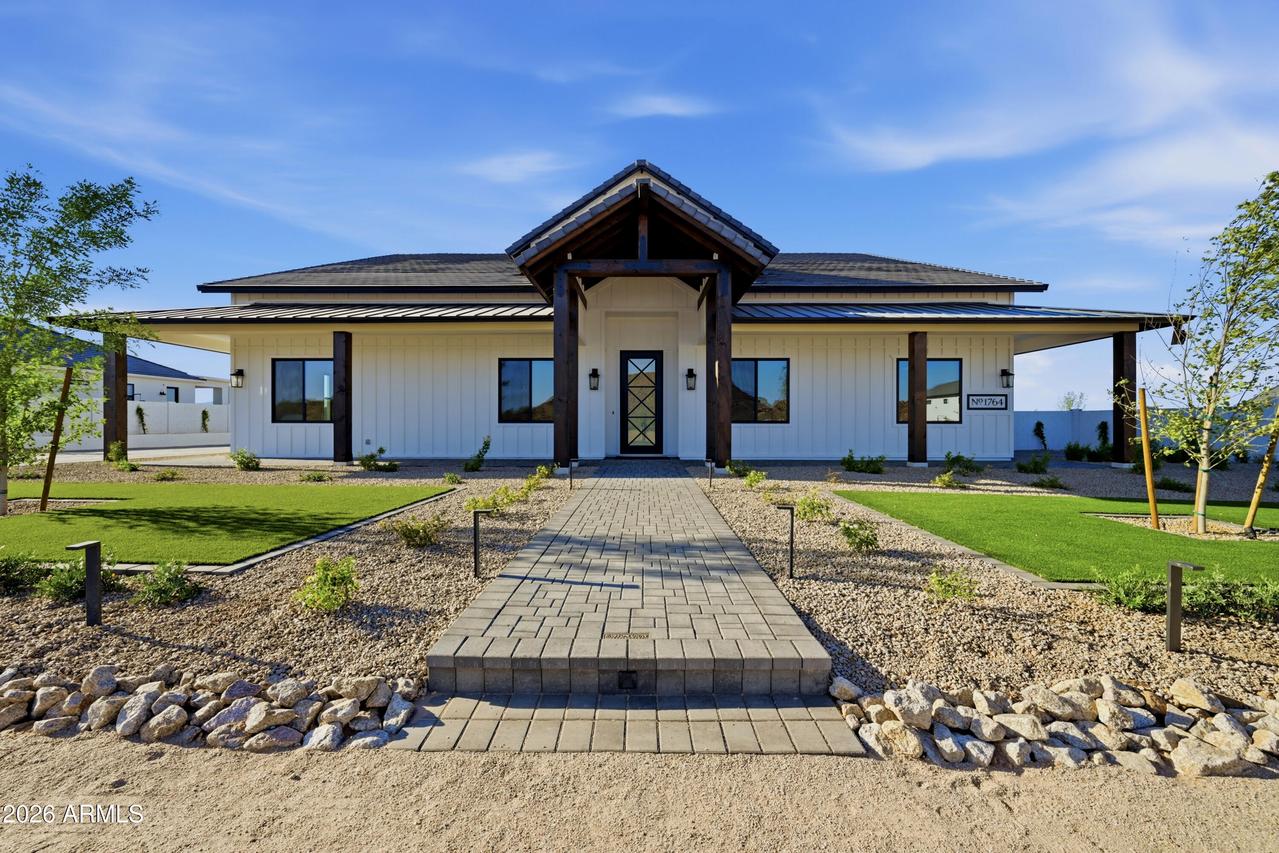 1764 W Lucky Ln., San Tan Valley, AZ 85144