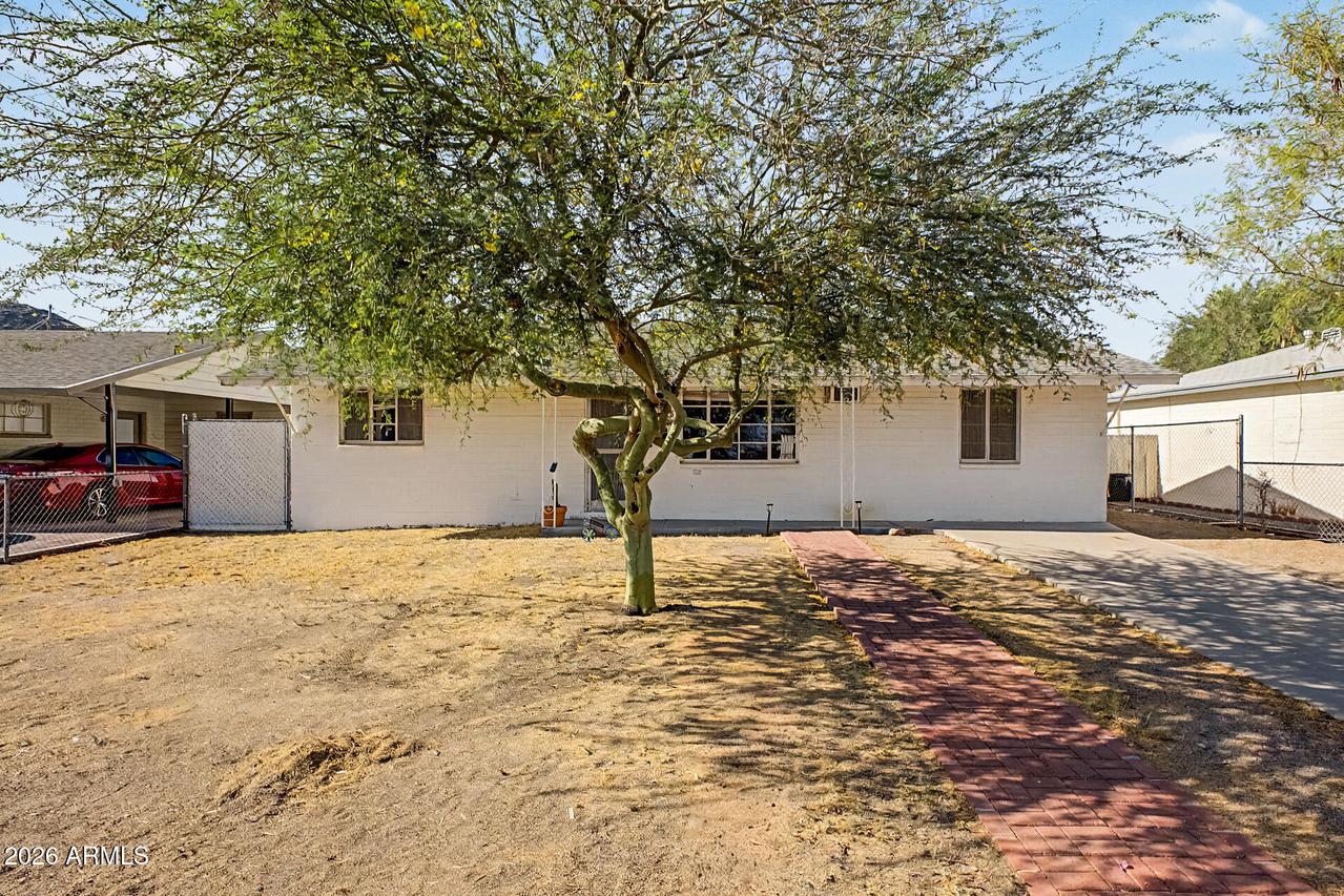 906 E Cinnabar Ave., Phoenix, AZ 85020