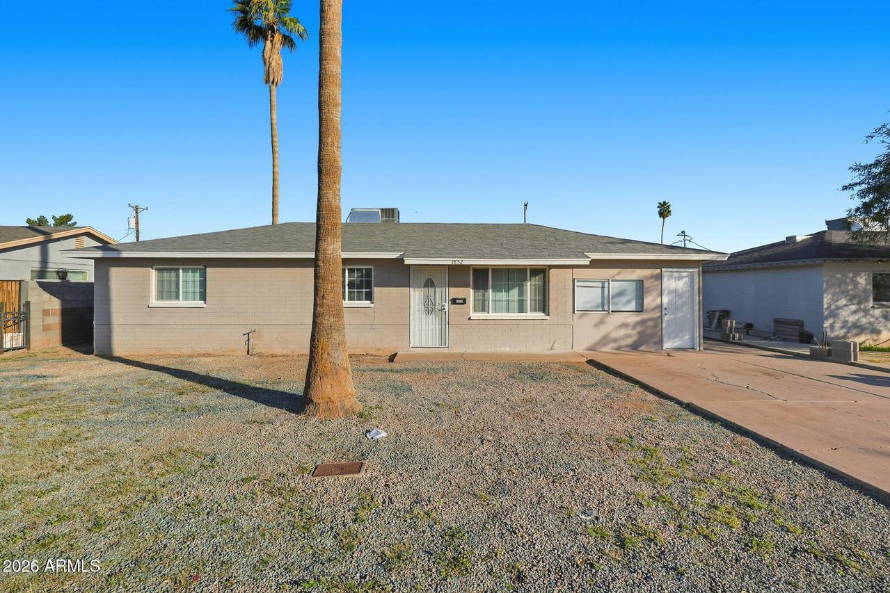 1852 E Mobile Ln., Phoenix, AZ 85040