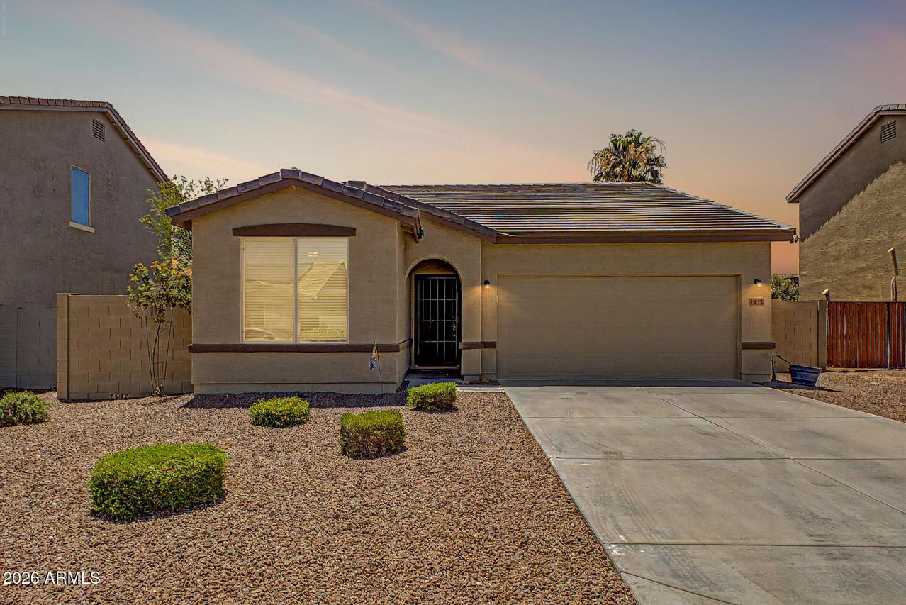 1911 W Half Moon Cir., San Tan Valley, AZ 85144