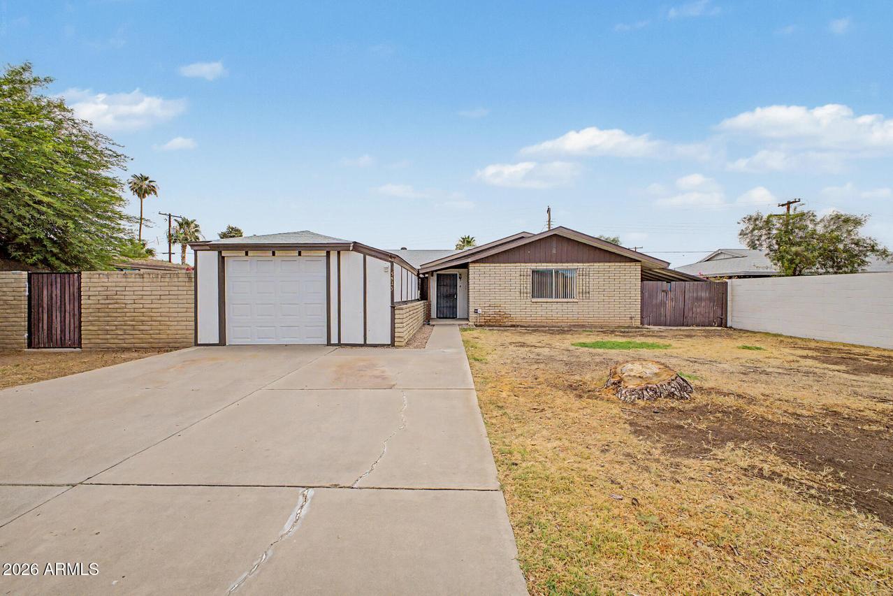 3525 W Morten Ave., Phoenix, AZ 85051