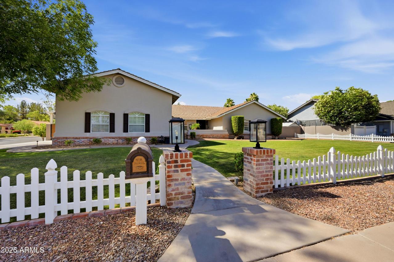 3132 E Fairfield St., Mesa, AZ 85213
