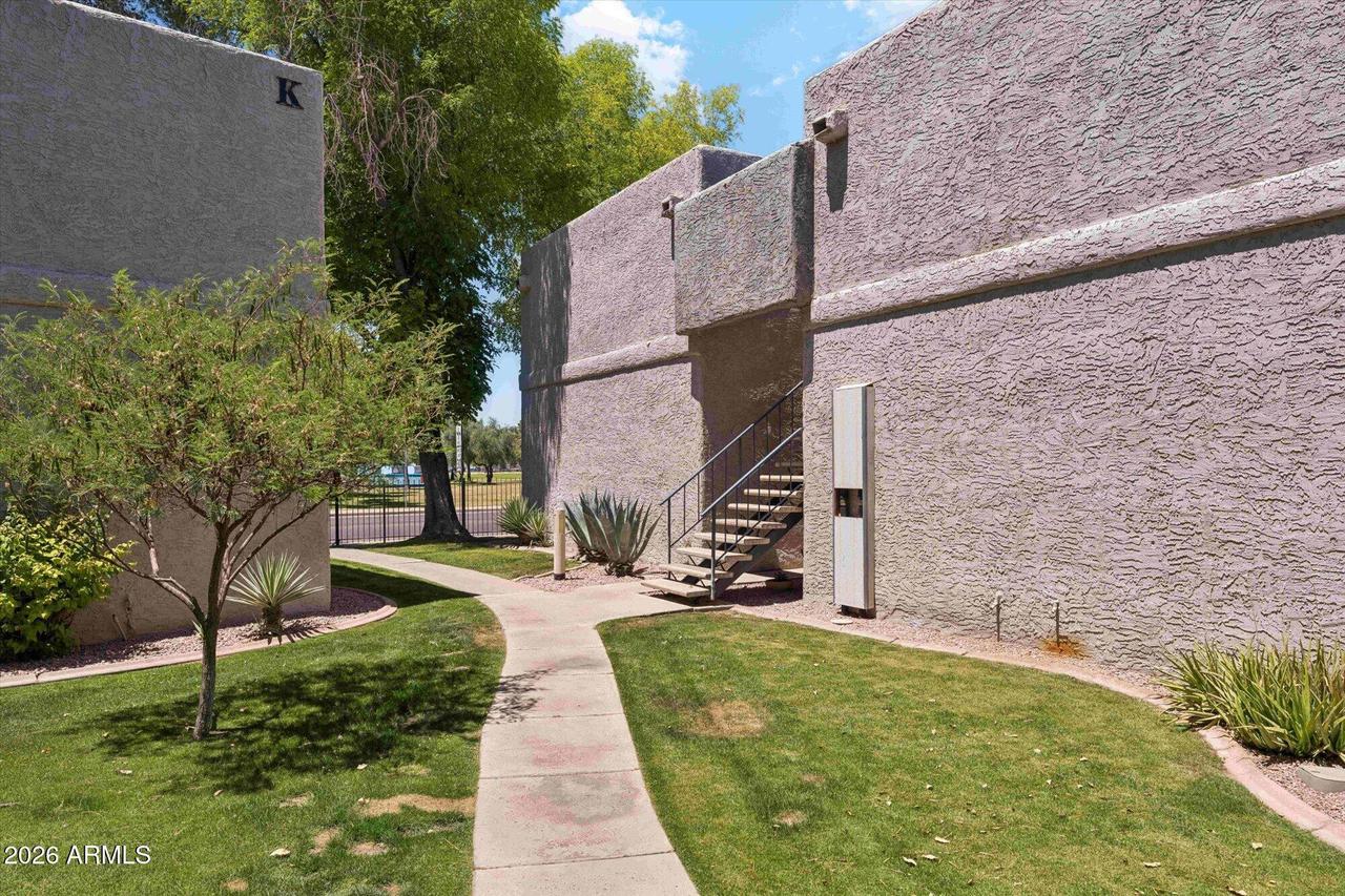 4444 E Paradise Village Pkwy. #231, Phoenix, AZ 85032