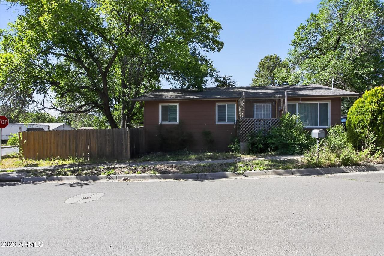 2029 N West St., Flagstaff, AZ 86004