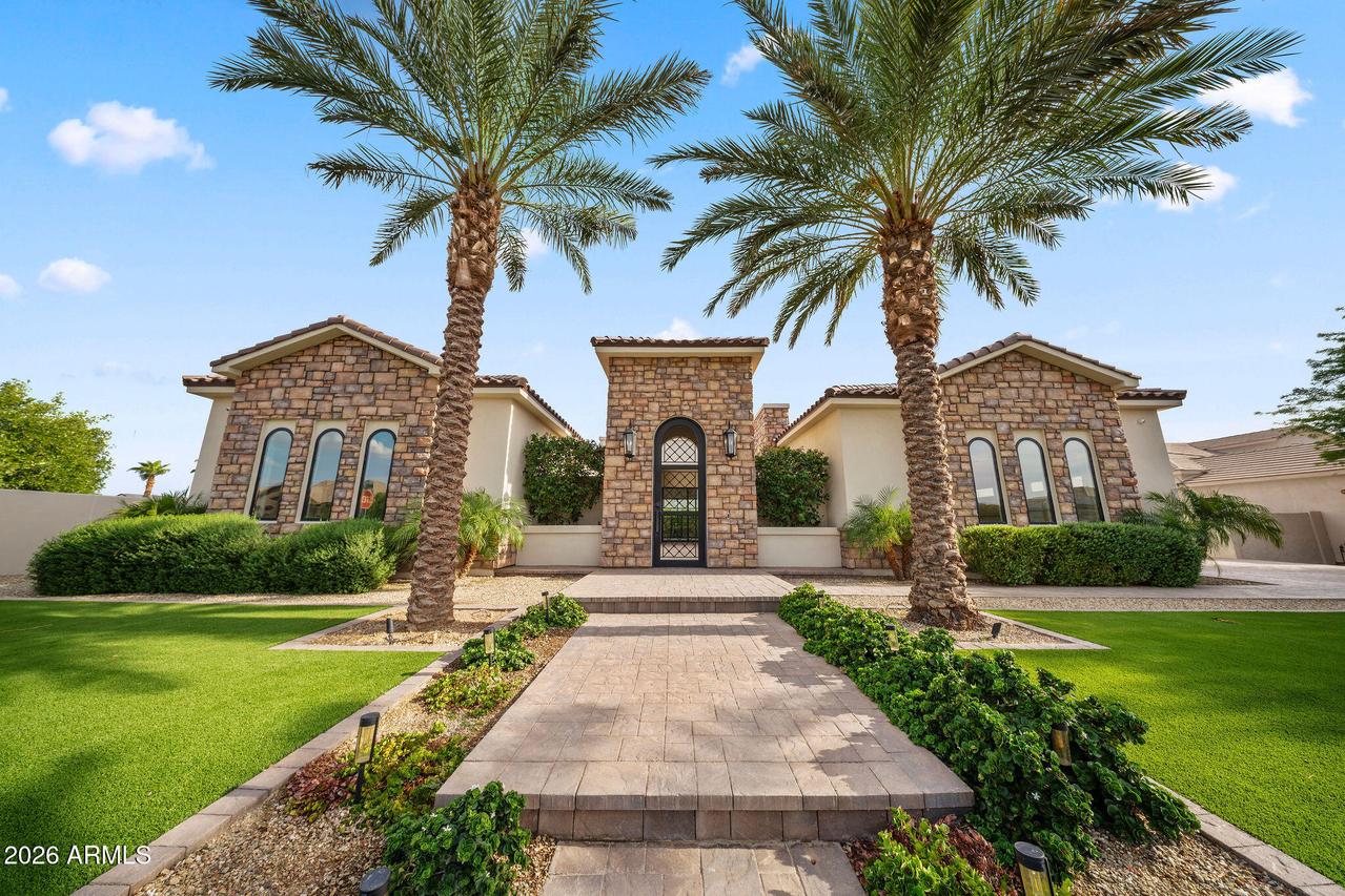 18203 W Solano Ct., Litchfield Park, AZ 85340