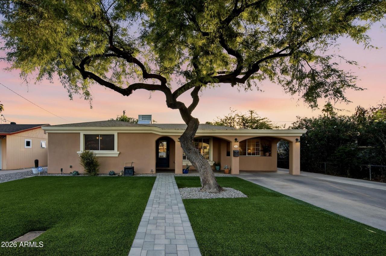 2422 N 37th St., Phoenix, AZ 85008