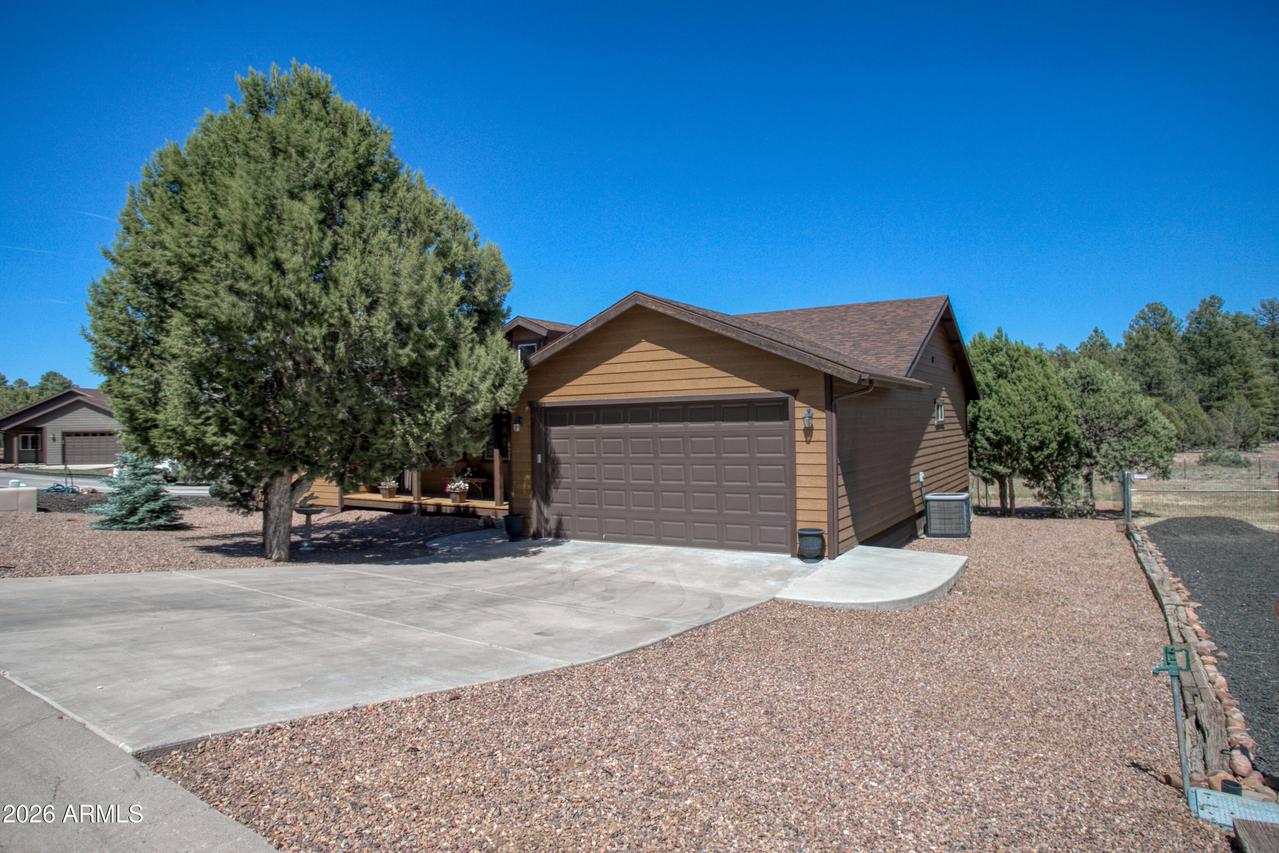 621 Angelas Pl., Show Low, AZ 85901
