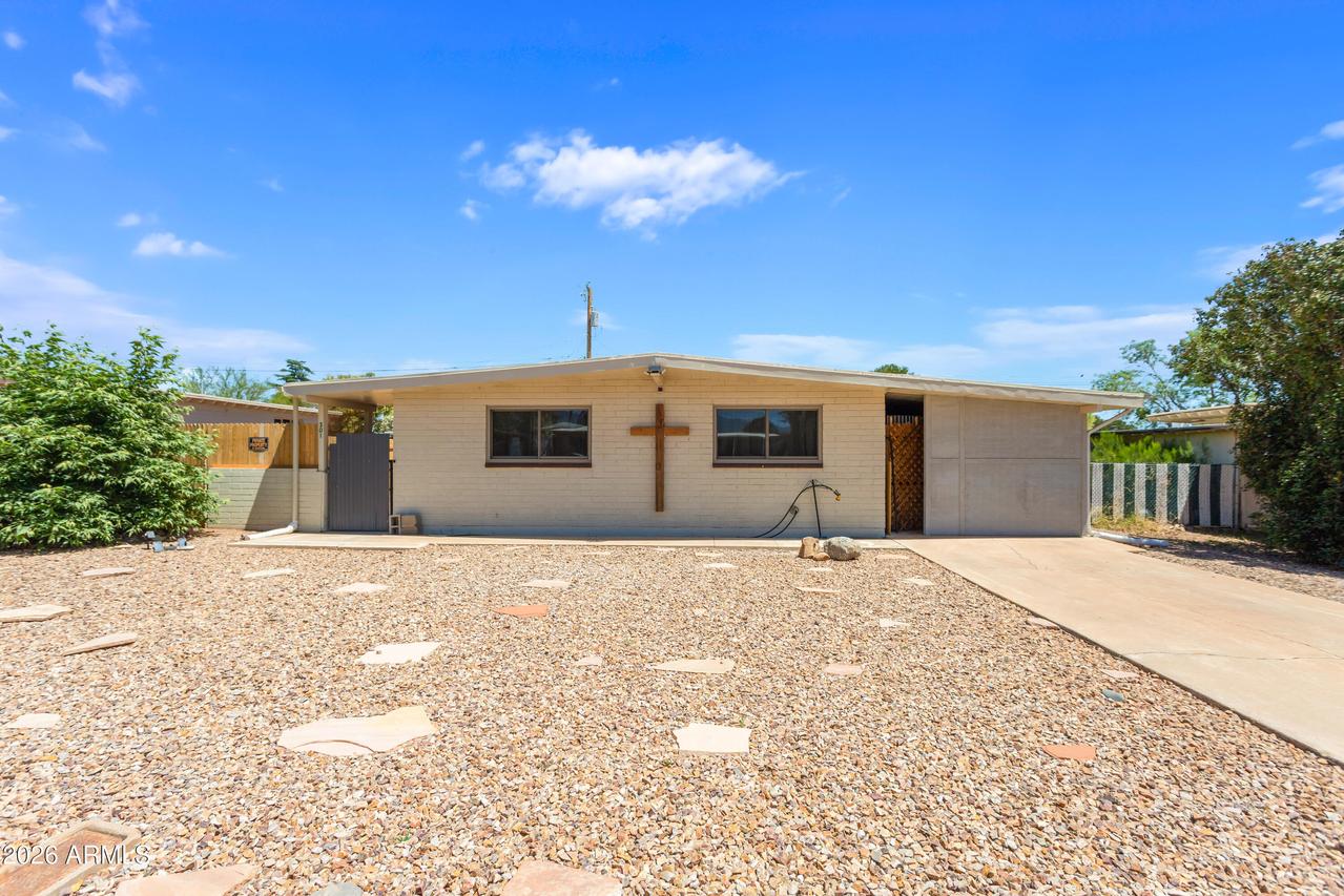 301 W Busby Dr., Sierra Vista, AZ 85635
