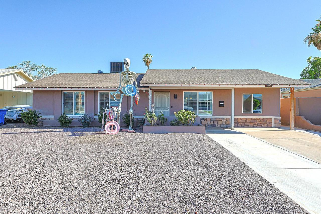 2327 W Sunnyside Ave., Phoenix, AZ 85029
