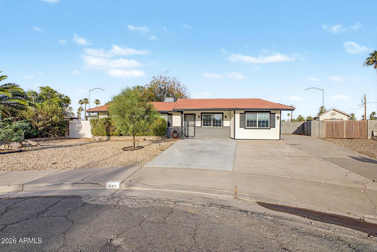 227 N Winthrop Cir., Mesa, AZ 85213
