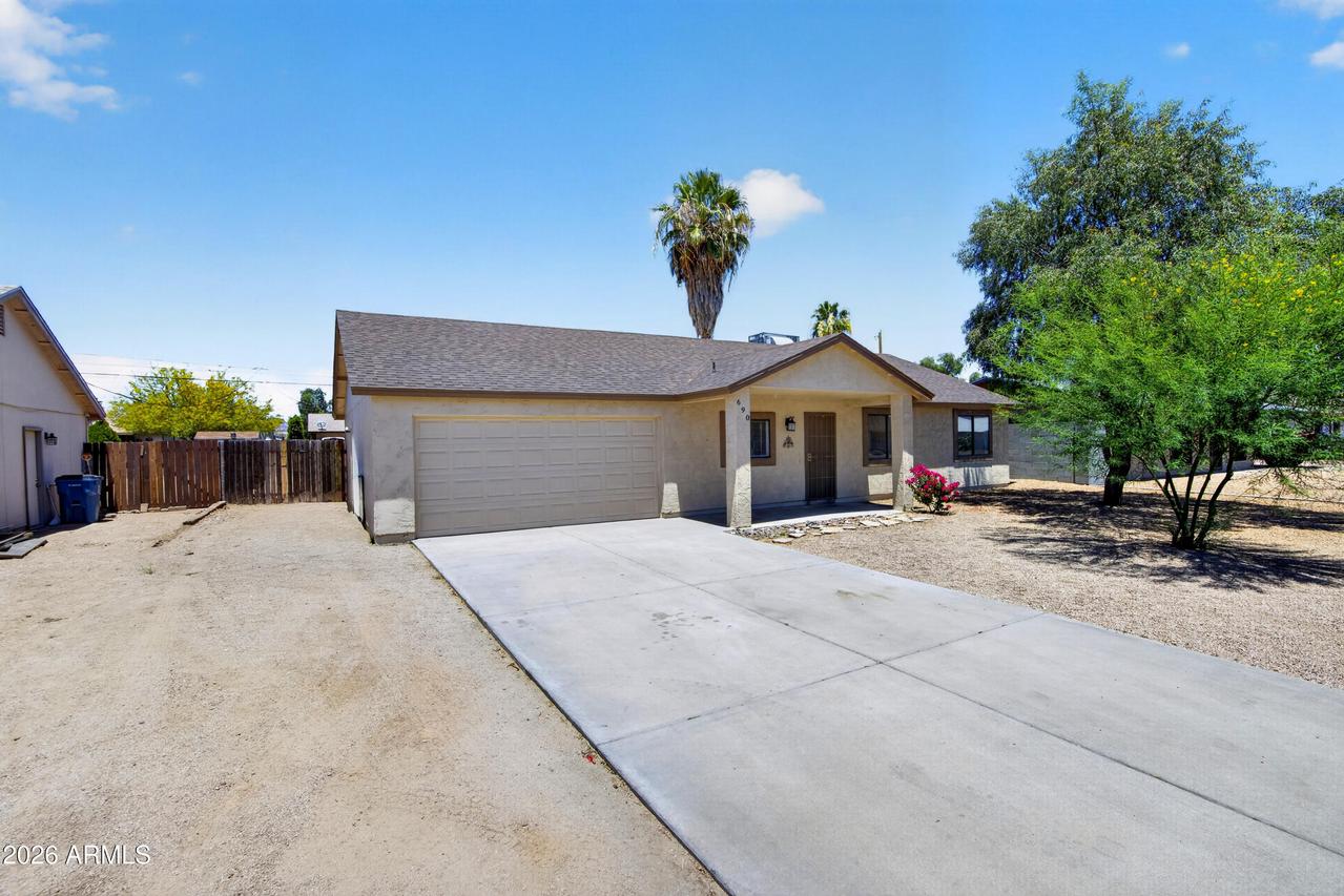 690 E Osage Ave., Apache Junction, AZ 85119