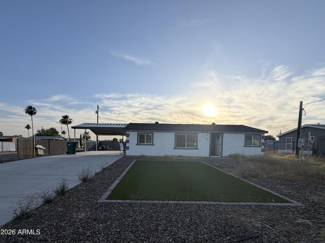 306 N Hawes Rd., Mesa, AZ 85207