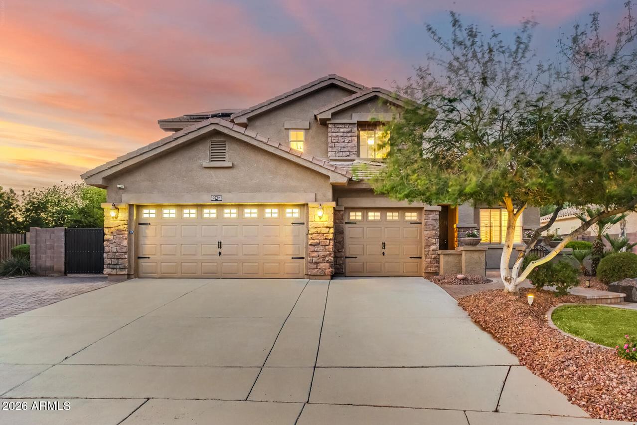 2024 W Bonanza Ln., Phoenix, AZ 85085