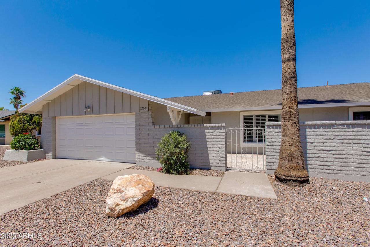 1206 E Greenway Dr., Tempe, AZ 85282
