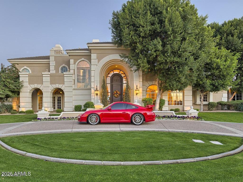 69 Biltmore Estate, Phoenix, AZ 85016