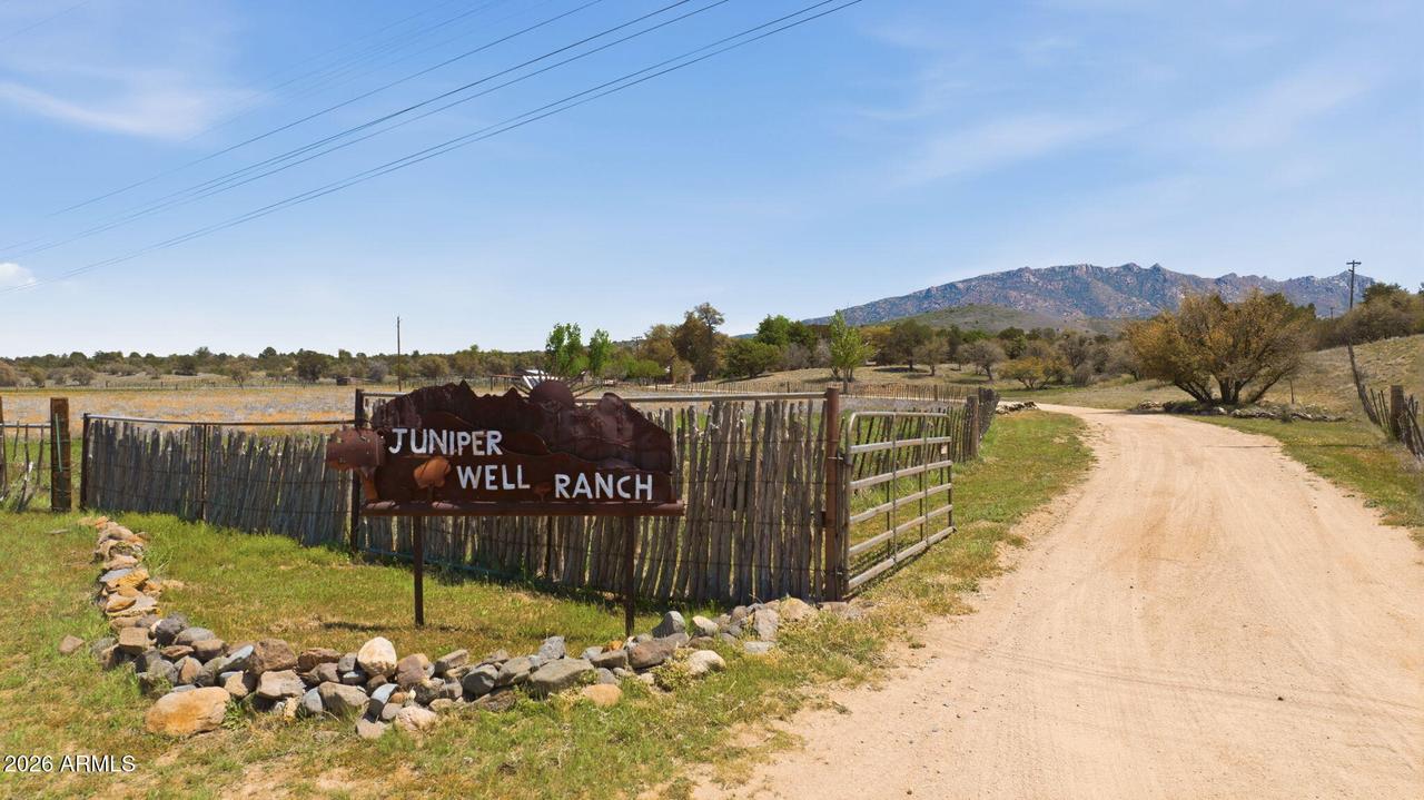 10262 W Tough Country Tr., Skull Valley, AZ 86338