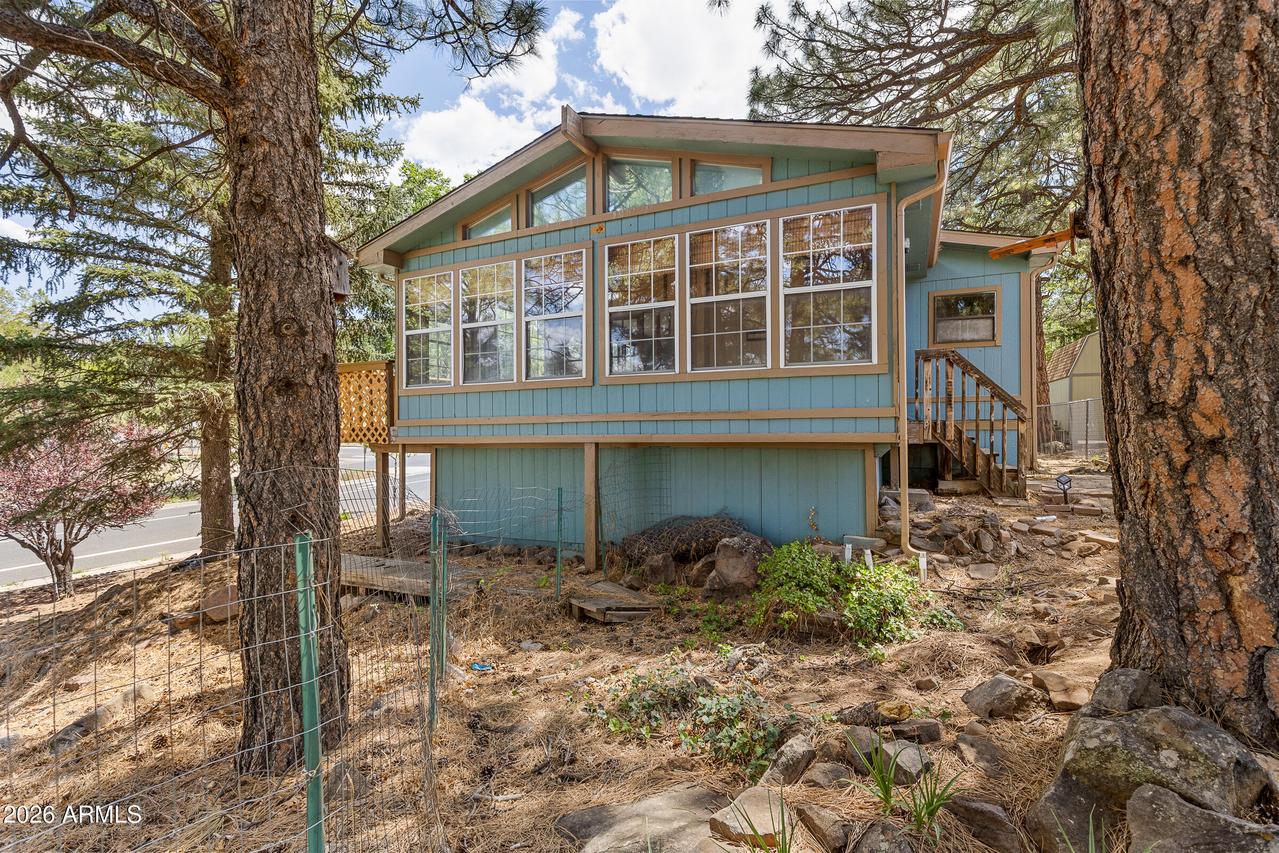 901 N Pine Cliff Dr., Flagstaff, AZ 86001
