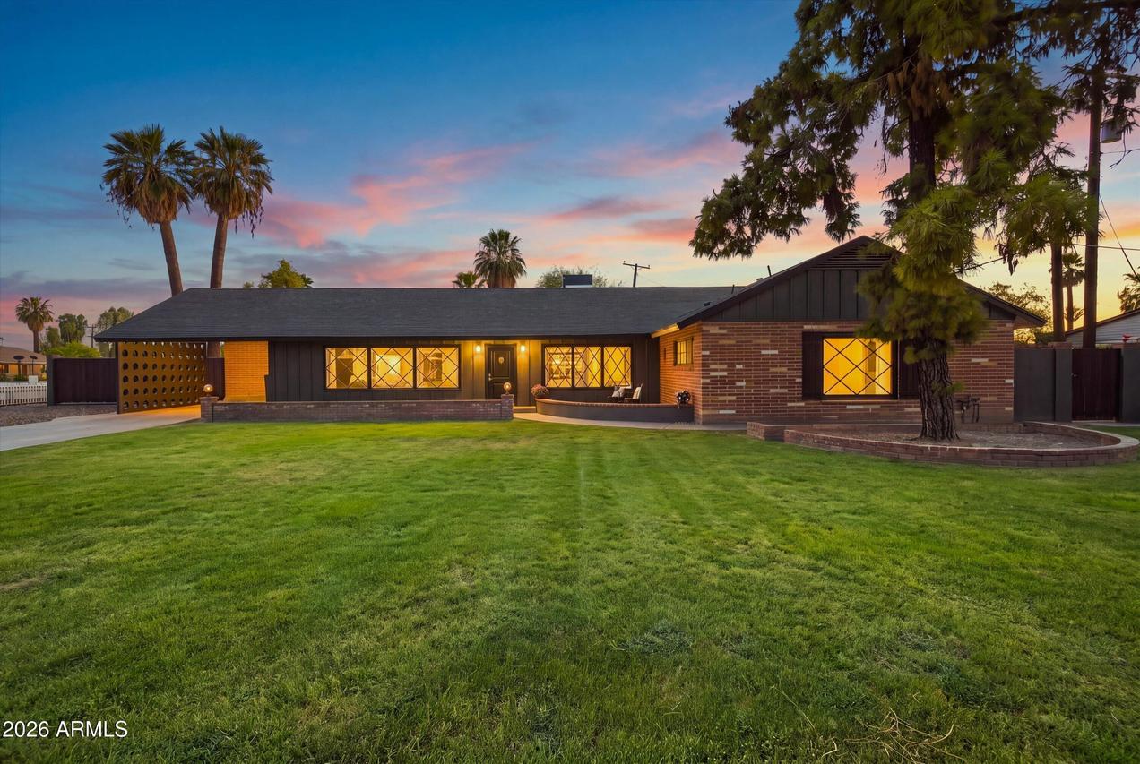 2528 N 48th Pl., Phoenix, AZ 85008