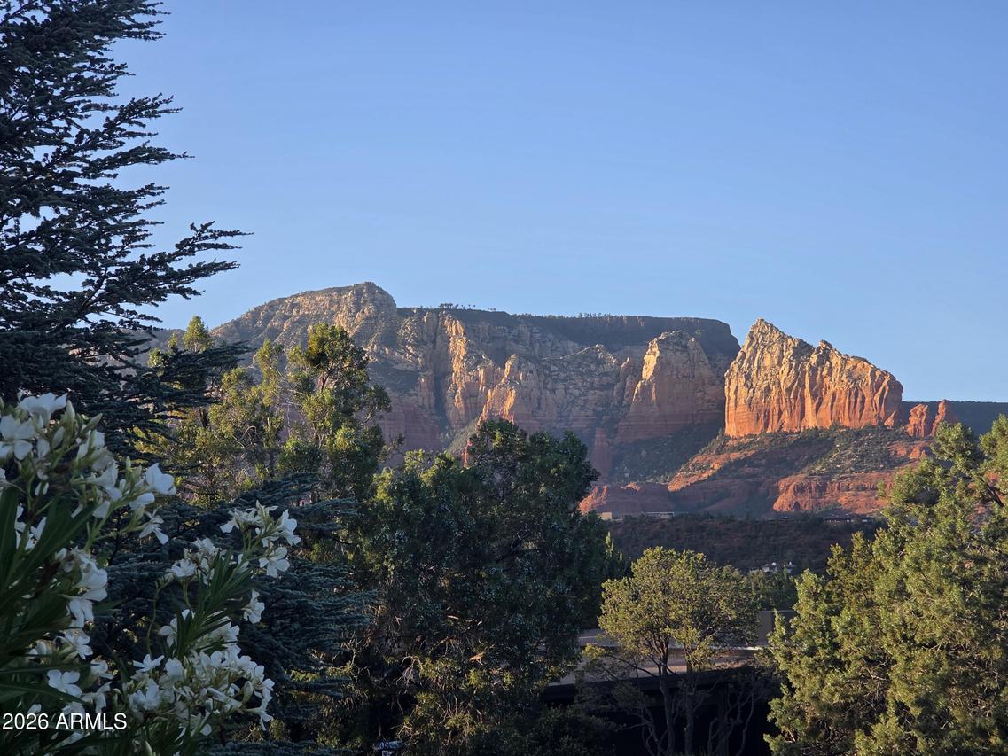 11 Granada Rd., Sedona, AZ 86336