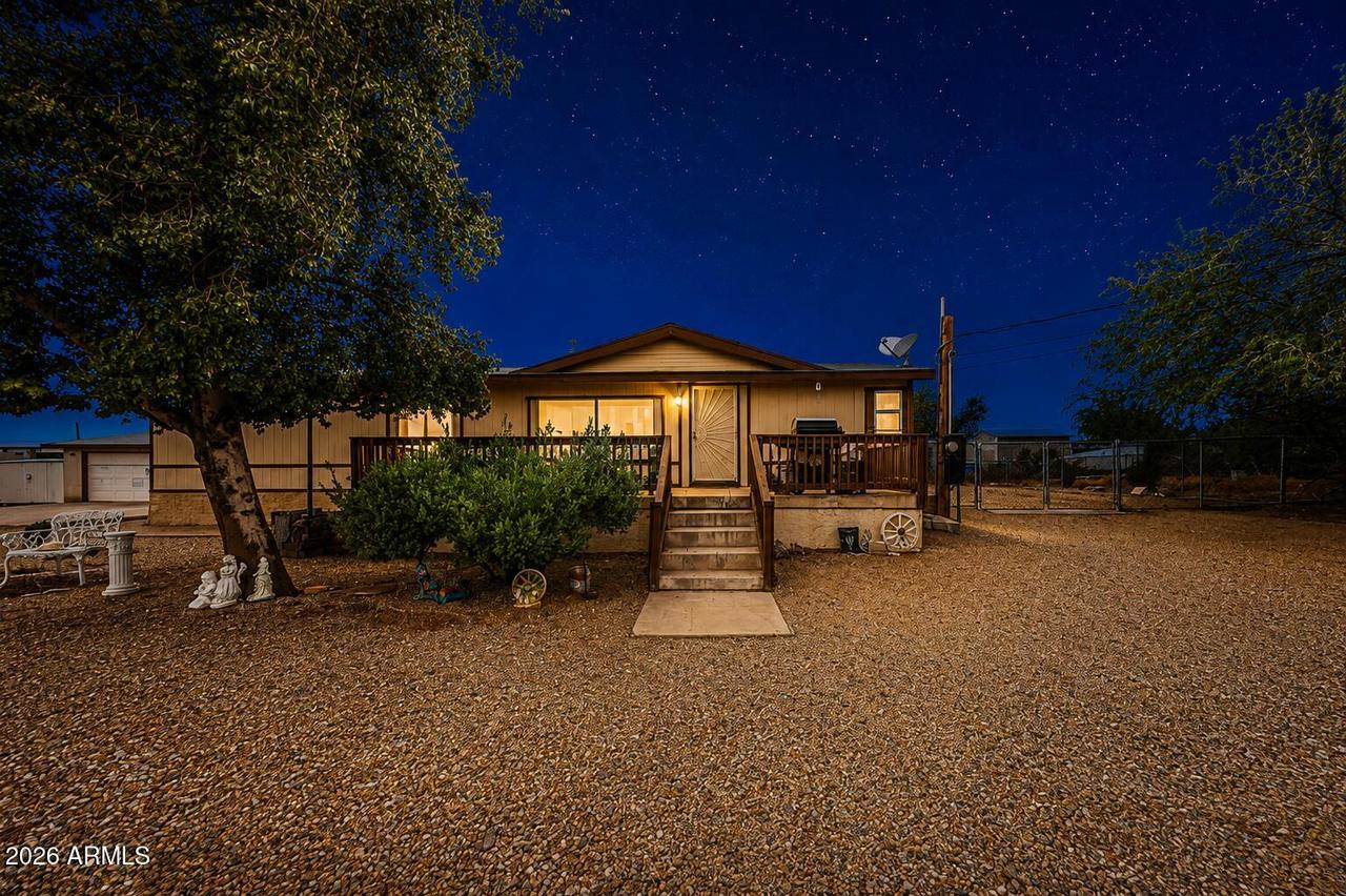 880 E 4th Ave., Apache Junction, AZ 85119