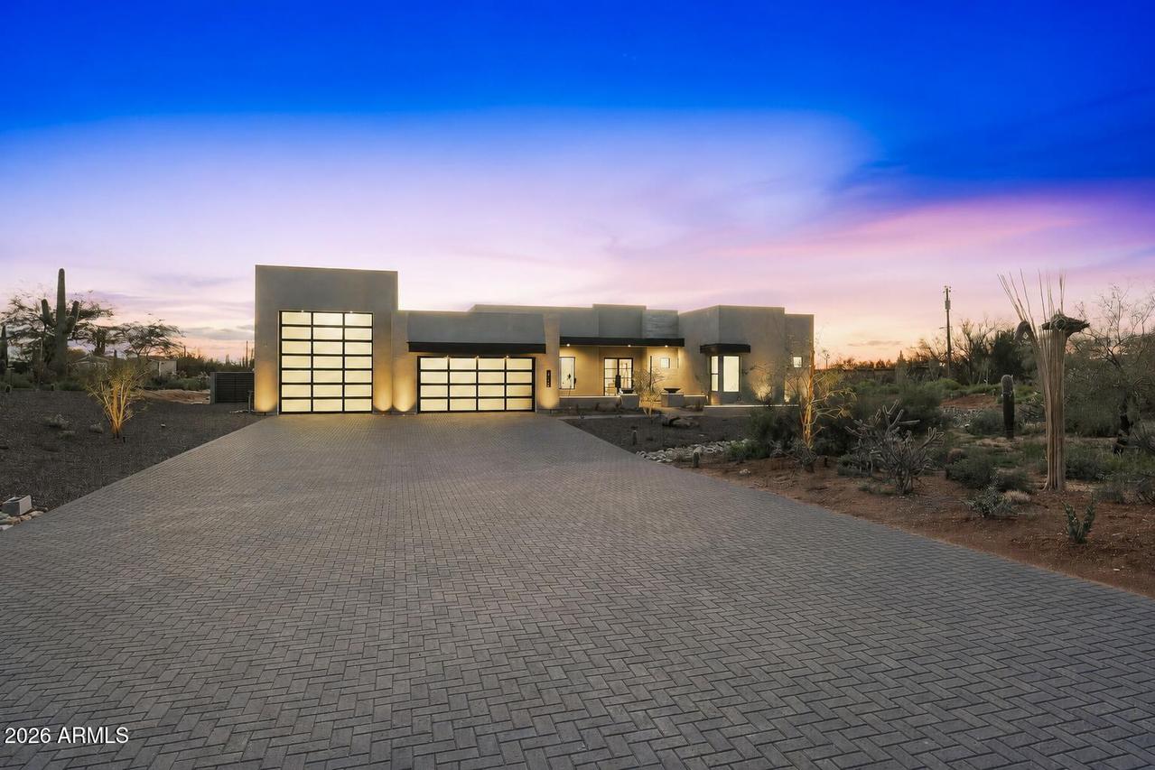 1676 E Creek Canyon Rd., Phoenix, AZ 85086