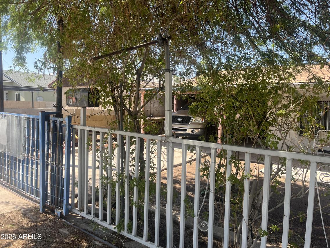 1220 S 10th Ave., Phoenix, AZ 85007