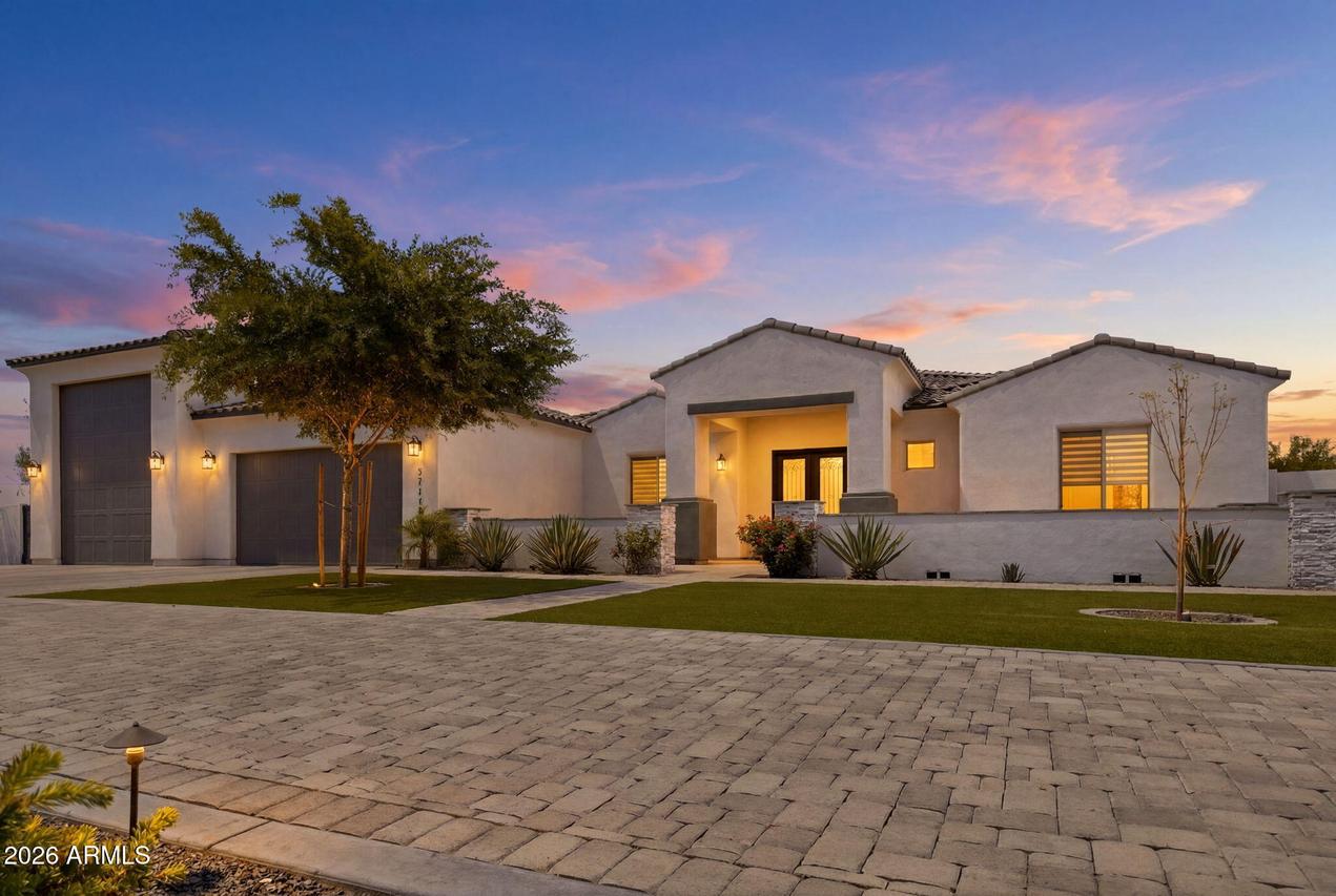 37233 N 11th Ave., Phoenix, AZ 85086