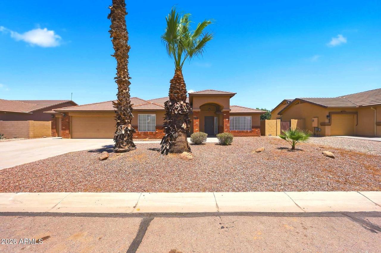 3686 E Meadow Land Dr., San Tan Valley, AZ 85140