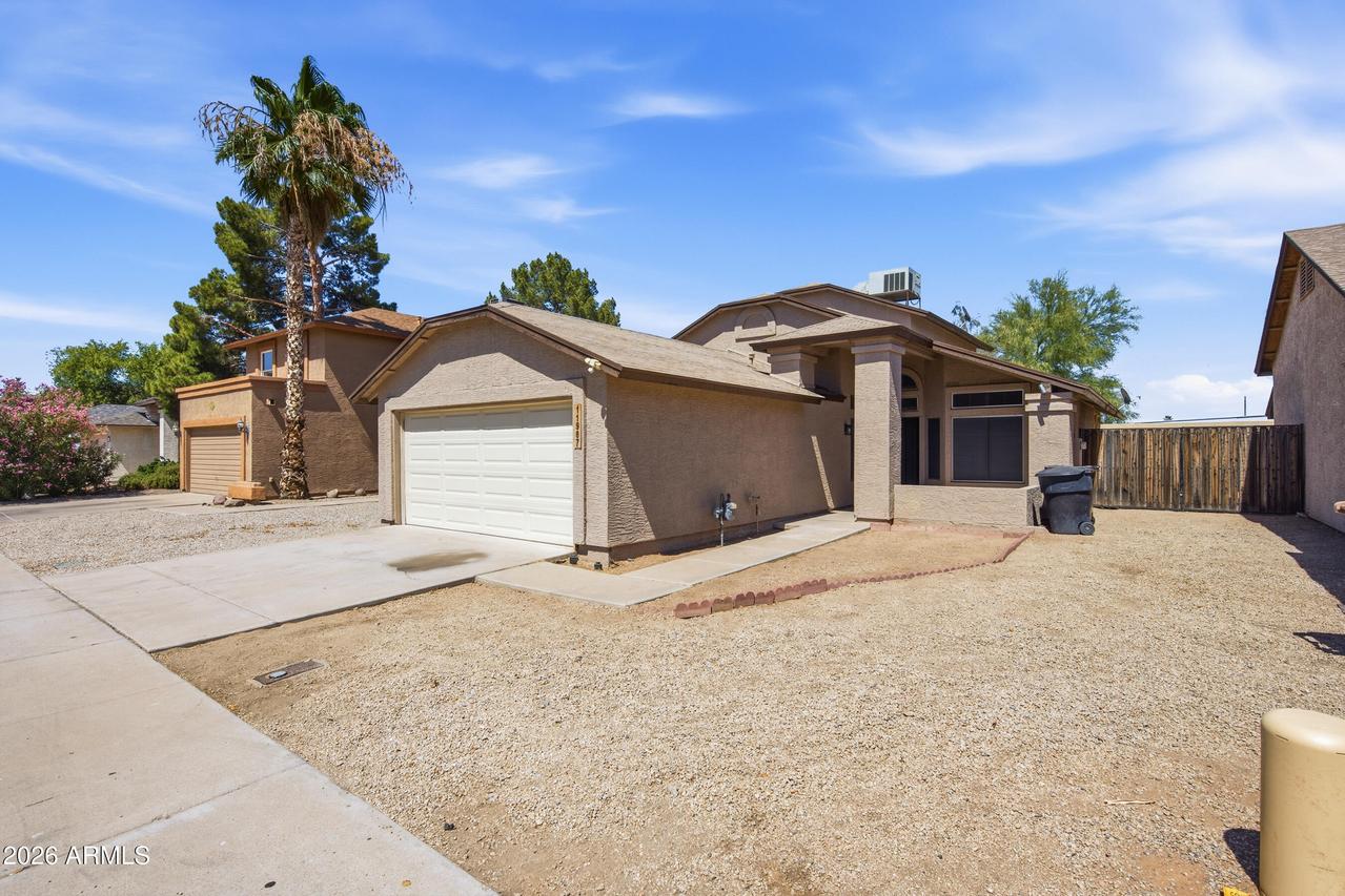 11907 N 76th Dr., Peoria, AZ 85345