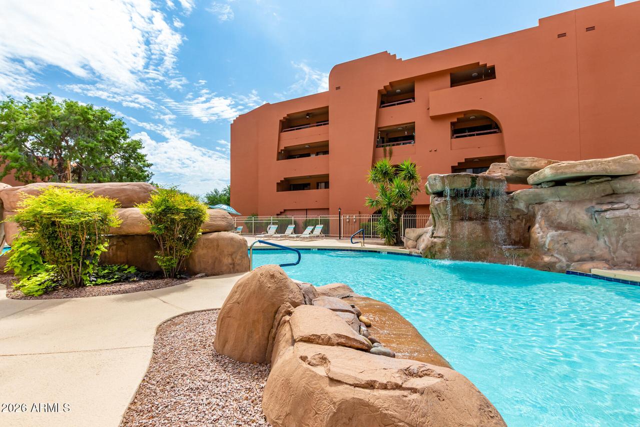 12222 N Paradise Village Pkwy. #323, Phoenix, AZ 85032