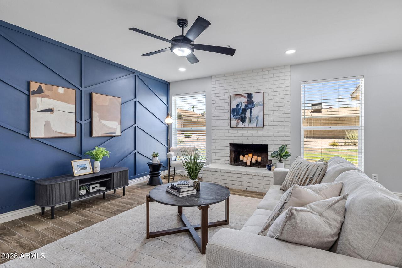 833 E Le Marche Ave., Phoenix, AZ 85022