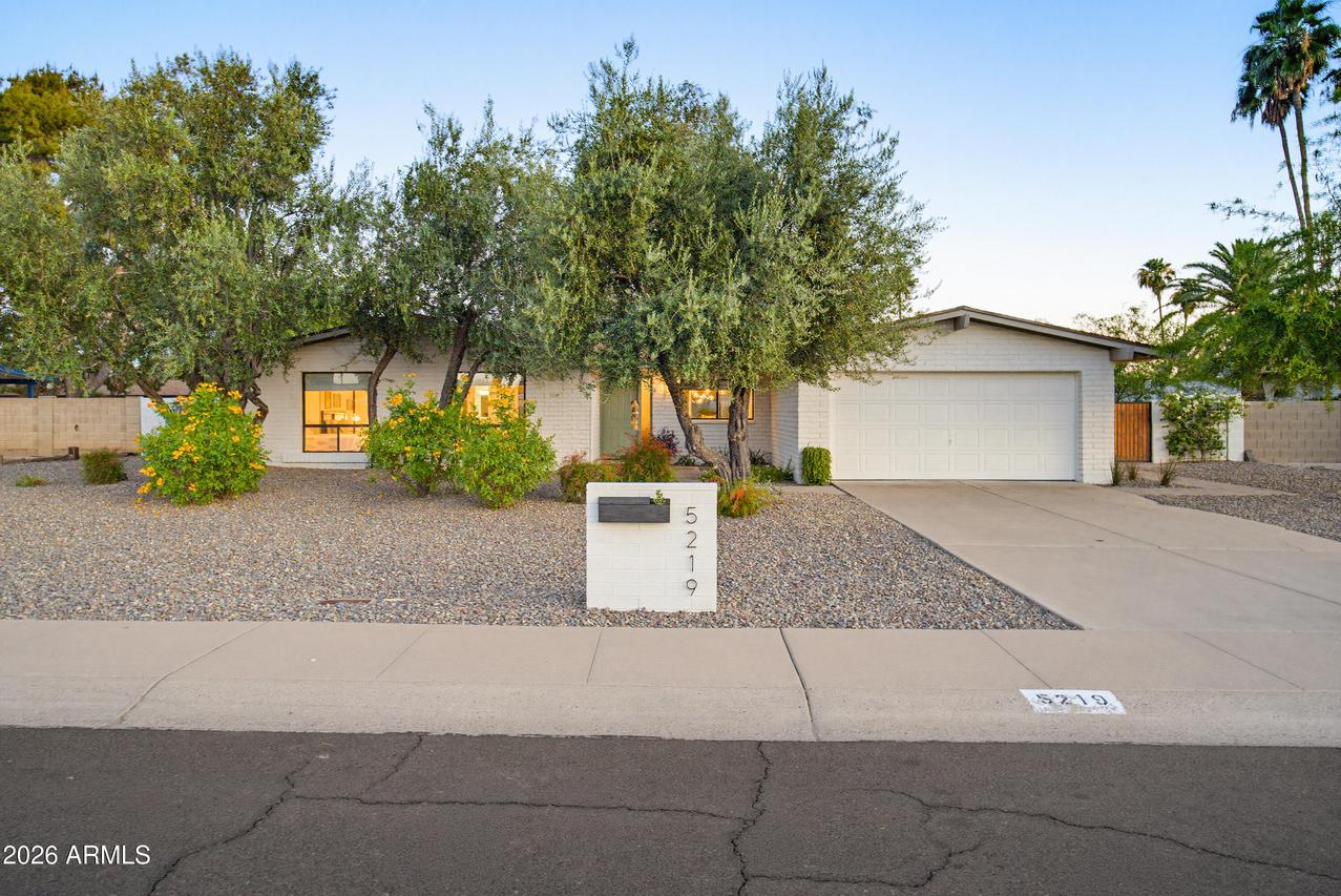 5219 E Winchcomb Dr., Scottsdale, AZ 85254