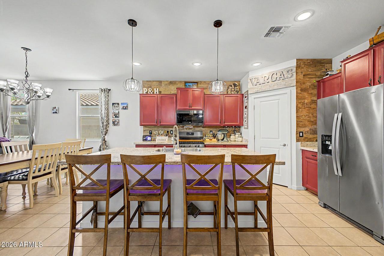 7373 N 123rd Dr., Glendale, AZ 85307