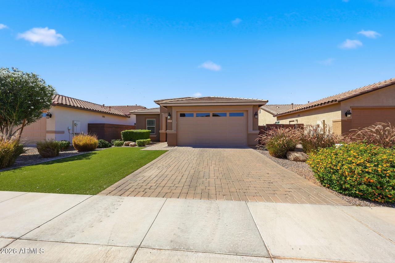 1177 W Joshua Tree Ave., San Tan Valley, AZ 85140