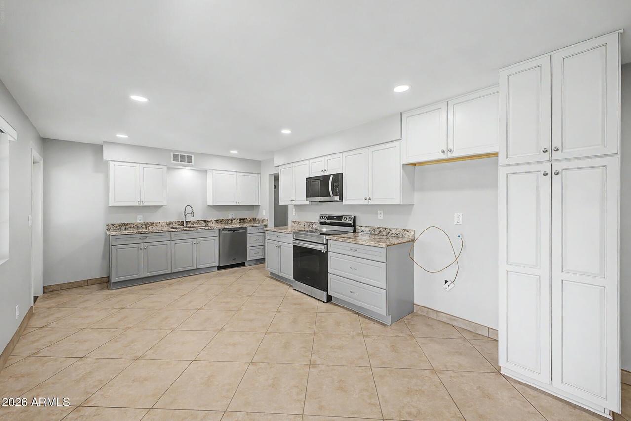 911 N Nina Dr., Mesa, AZ 85201