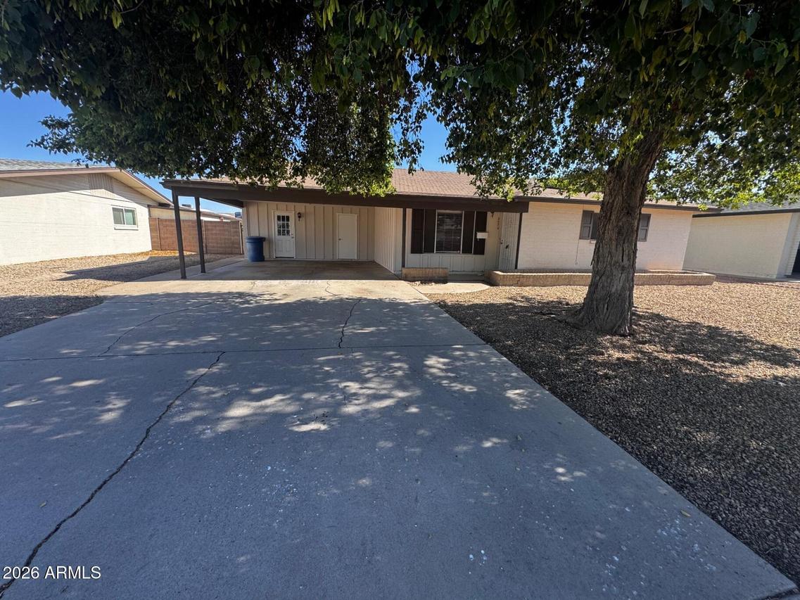 2072 E Donner Dr., Tempe, AZ 85282
