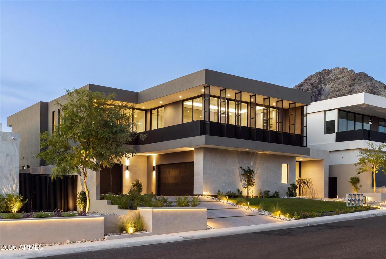 2228 E Solar Dr., Phoenix, AZ 85020