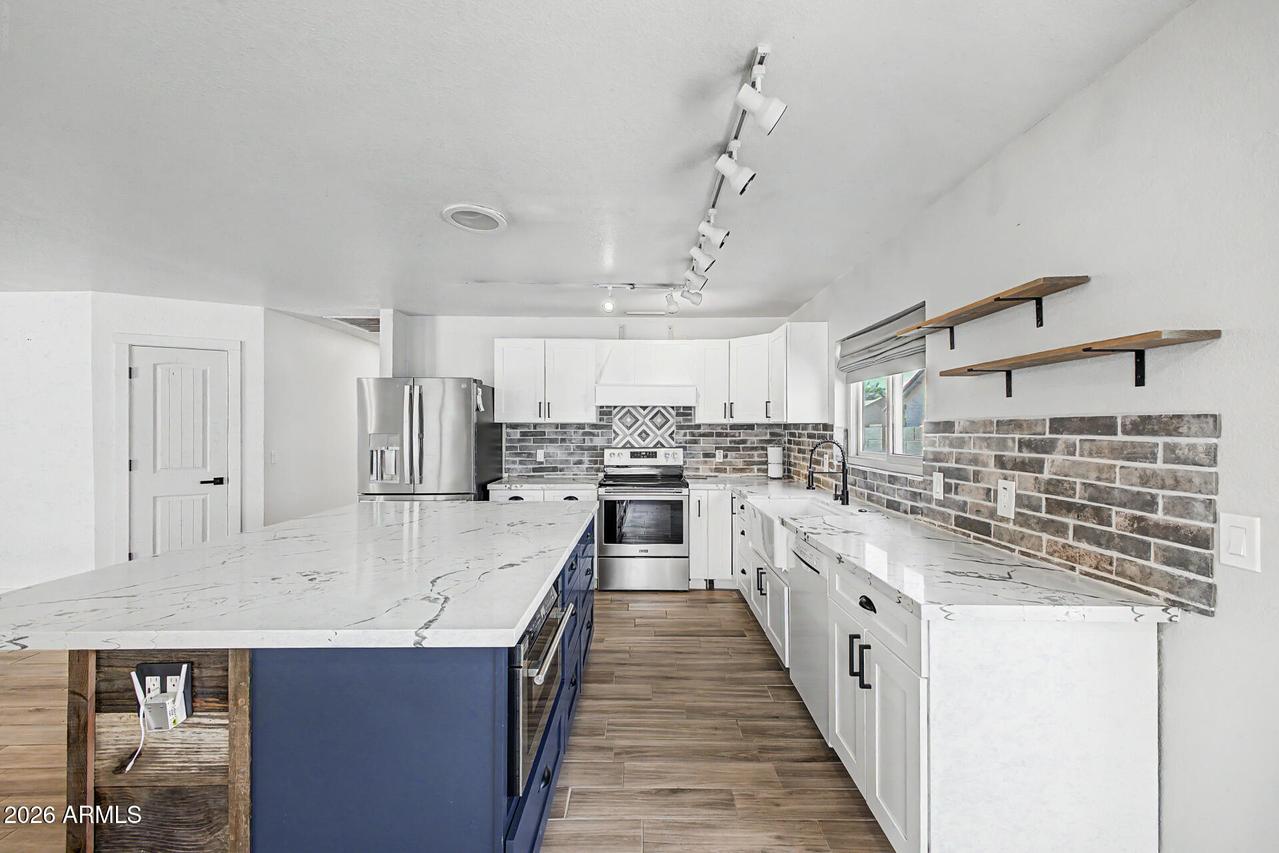 8118 E Fountain St., Mesa, AZ 85207