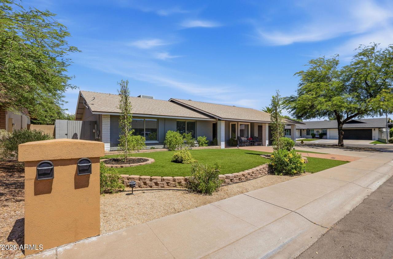17627 N 1st St., Phoenix, AZ 85022