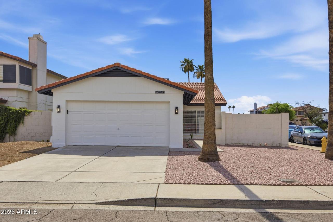 14250 N 50th Dr., Glendale, AZ 85306