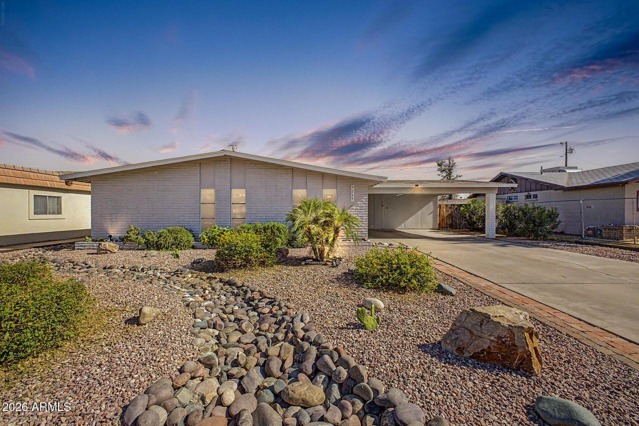 3217 E Pershing Ave., Phoenix, AZ 85032