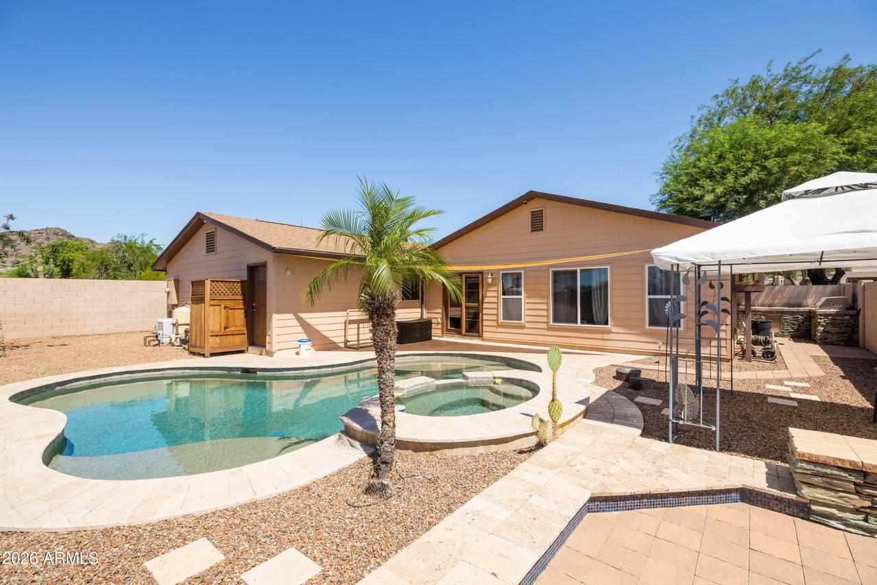 1025 E Cheryl Dr., Phoenix, AZ 85020